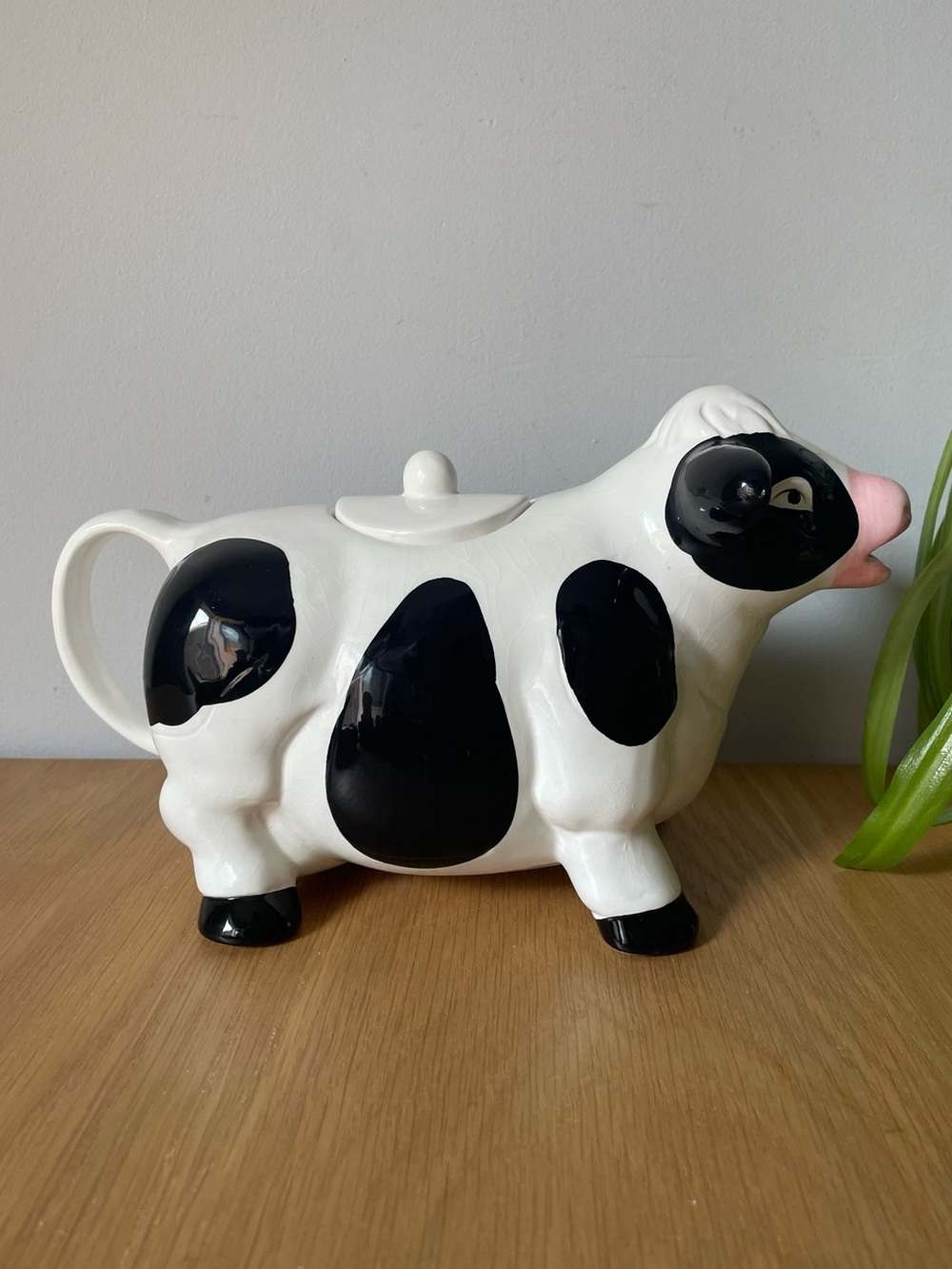 Vintage Ceramic Cow Teapot Farmhouse Country Kitchen Decor 🐮